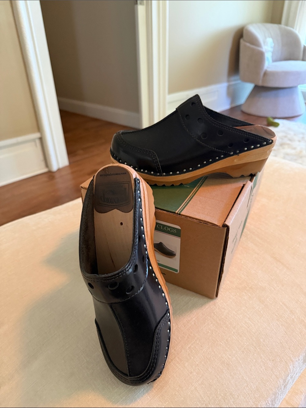 Classic Women’s Clogs with Wooden Sole